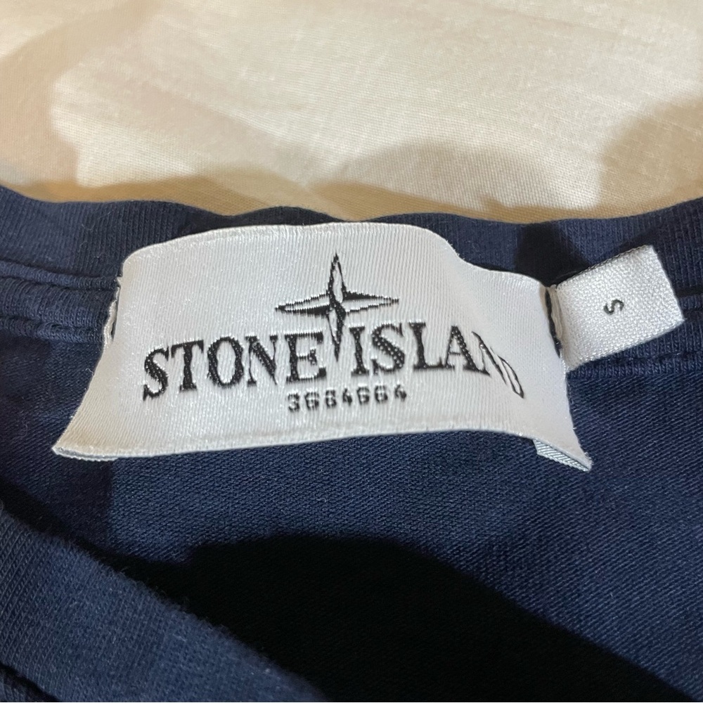 Authentic Y2K Early 2000’s Stone Island T-Shirt with classic logo on chest - Picture 4 of 9
